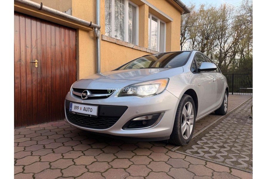 Opel Astra J